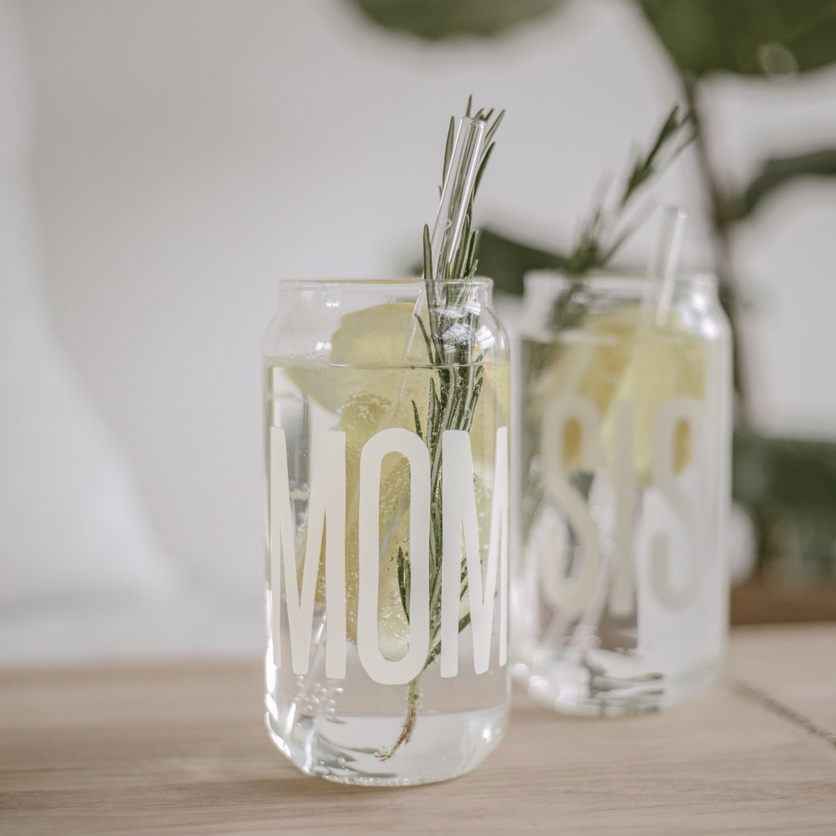 Tall drinking glass Mom