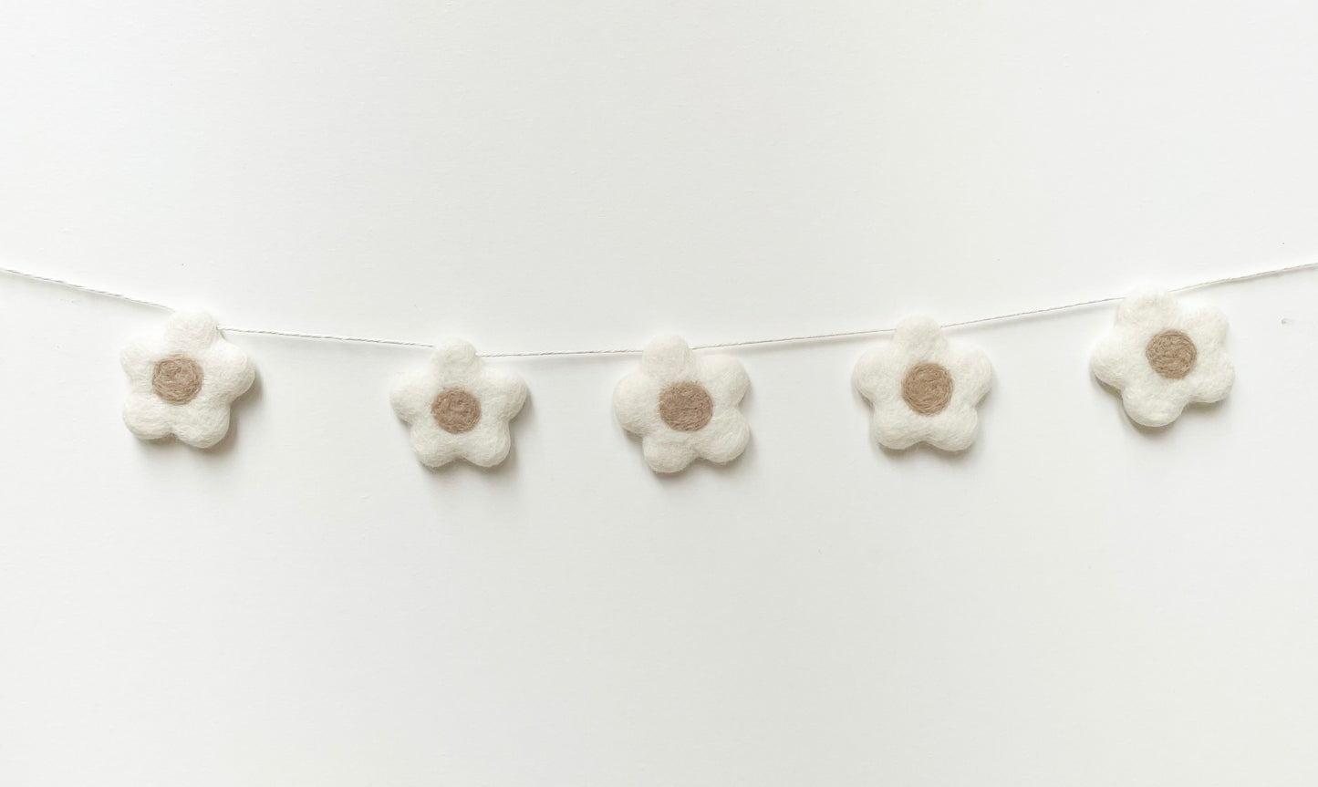 Oopsy Daisy Garland