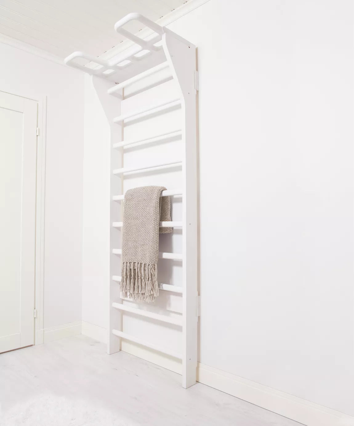 AARNI wall bars – available in 5 colors