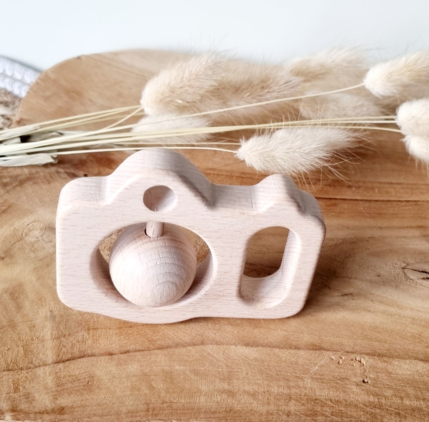 Wooden Rattle - Camera