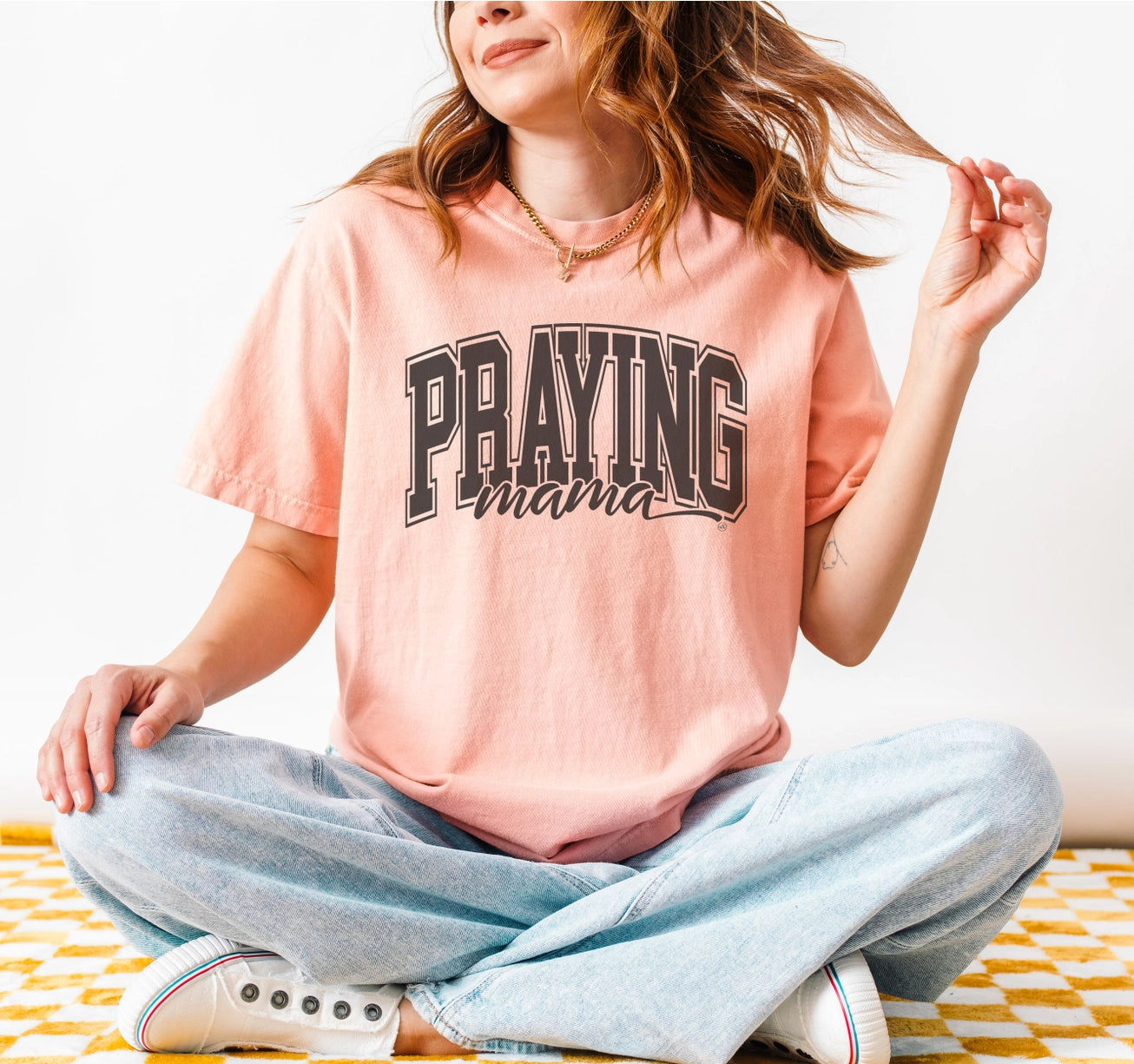 Praying Mama - Christian Tee