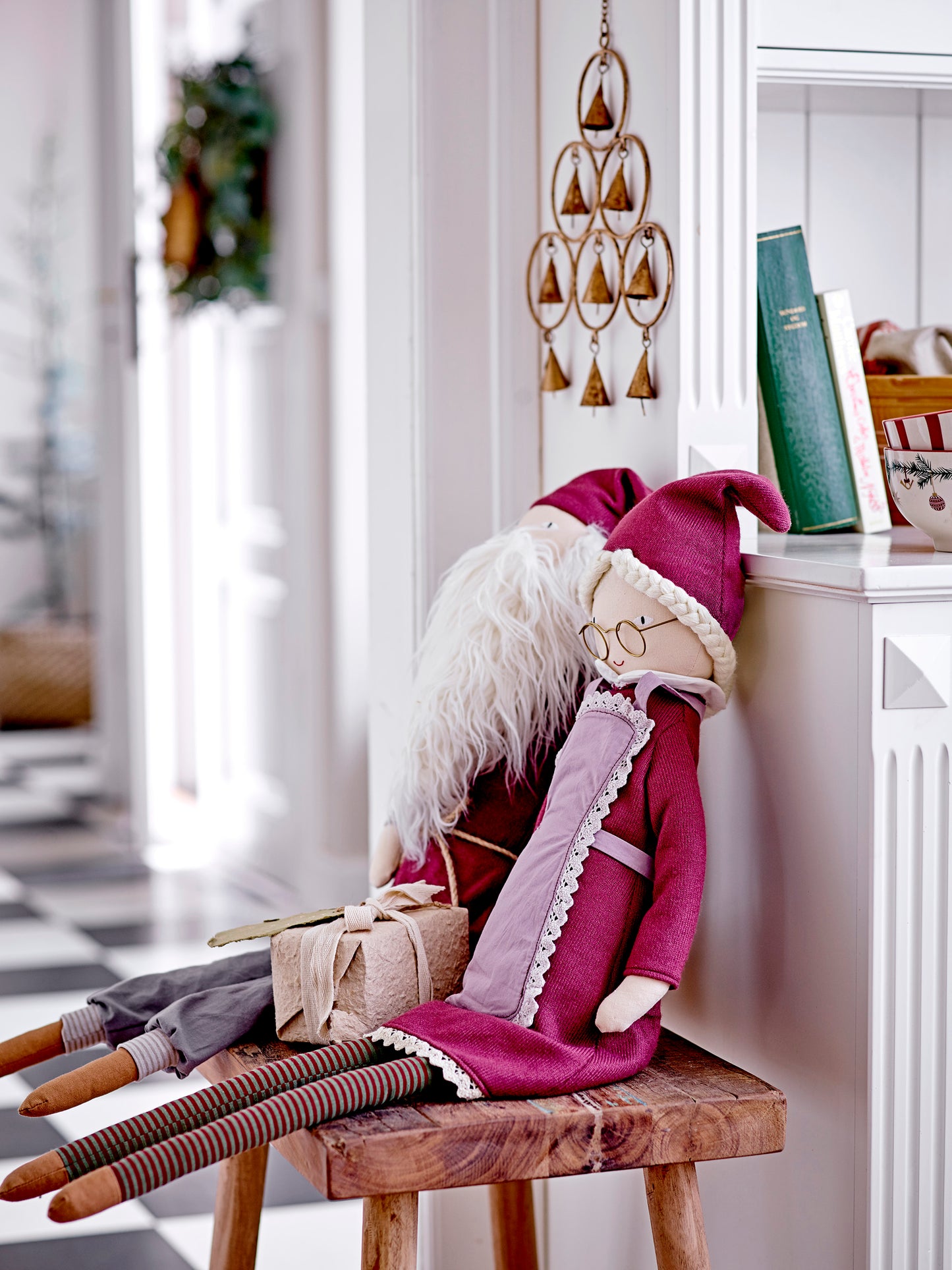 Mrs. Santa Klaus, linen