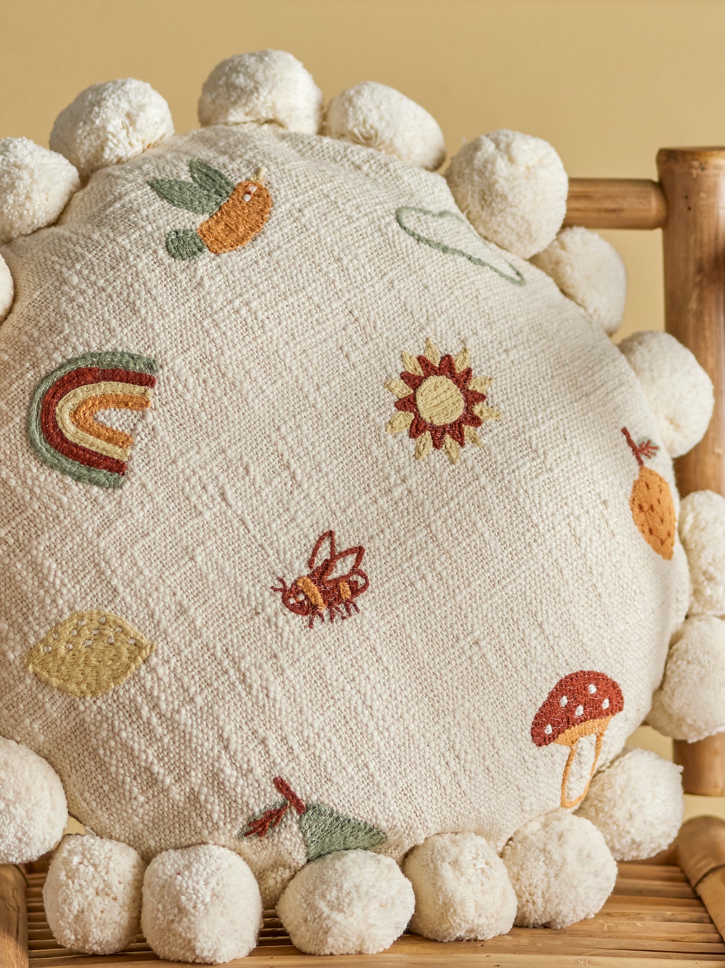 Agnes Cushion, Nature
