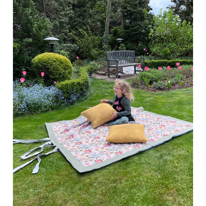 Meadow - XXL picnic blanket - picnic mat 180×160 cm