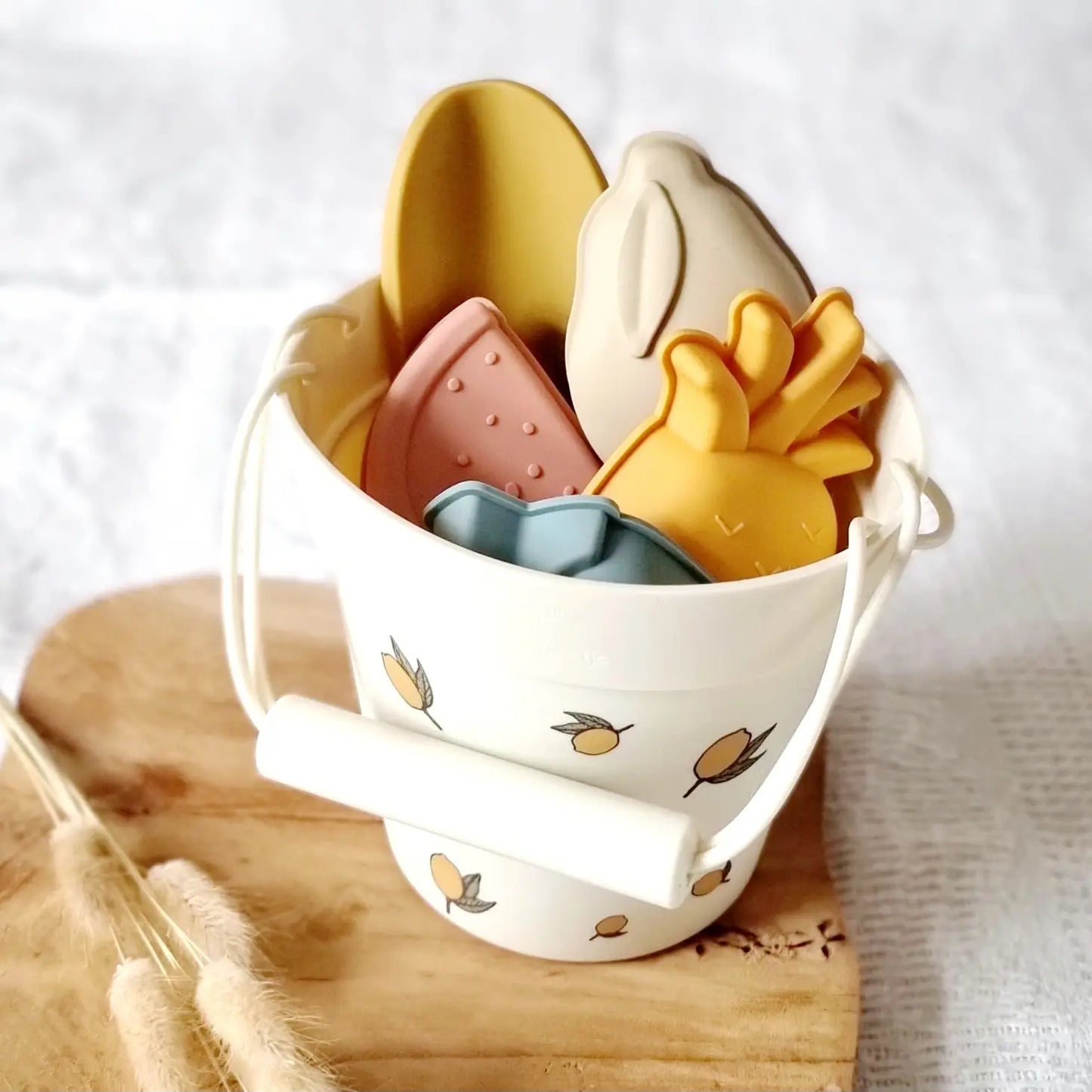 Silicone Bucket With Shapes - Lemons