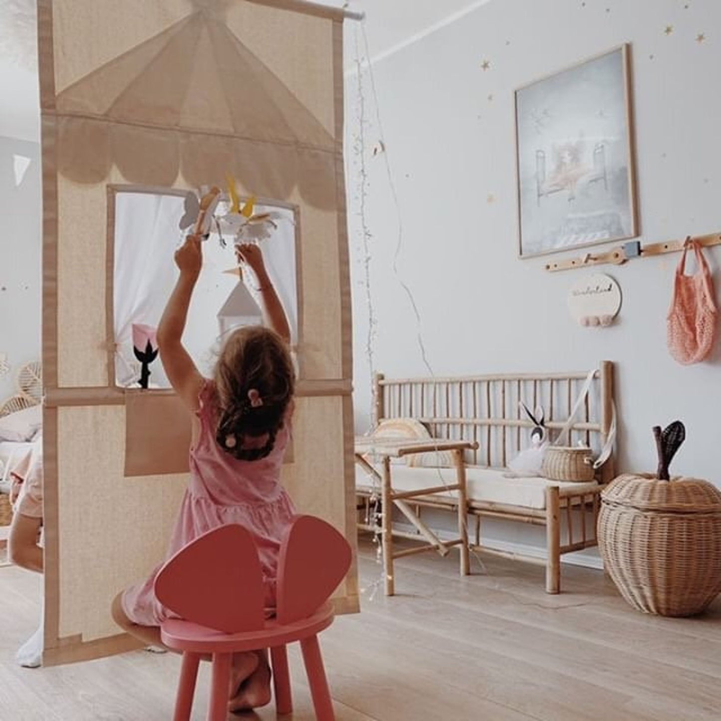 Puppet doorway theatre - White Gold