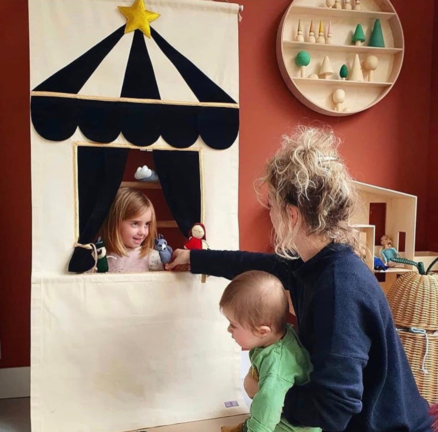 Puppet doorway theatre - Black