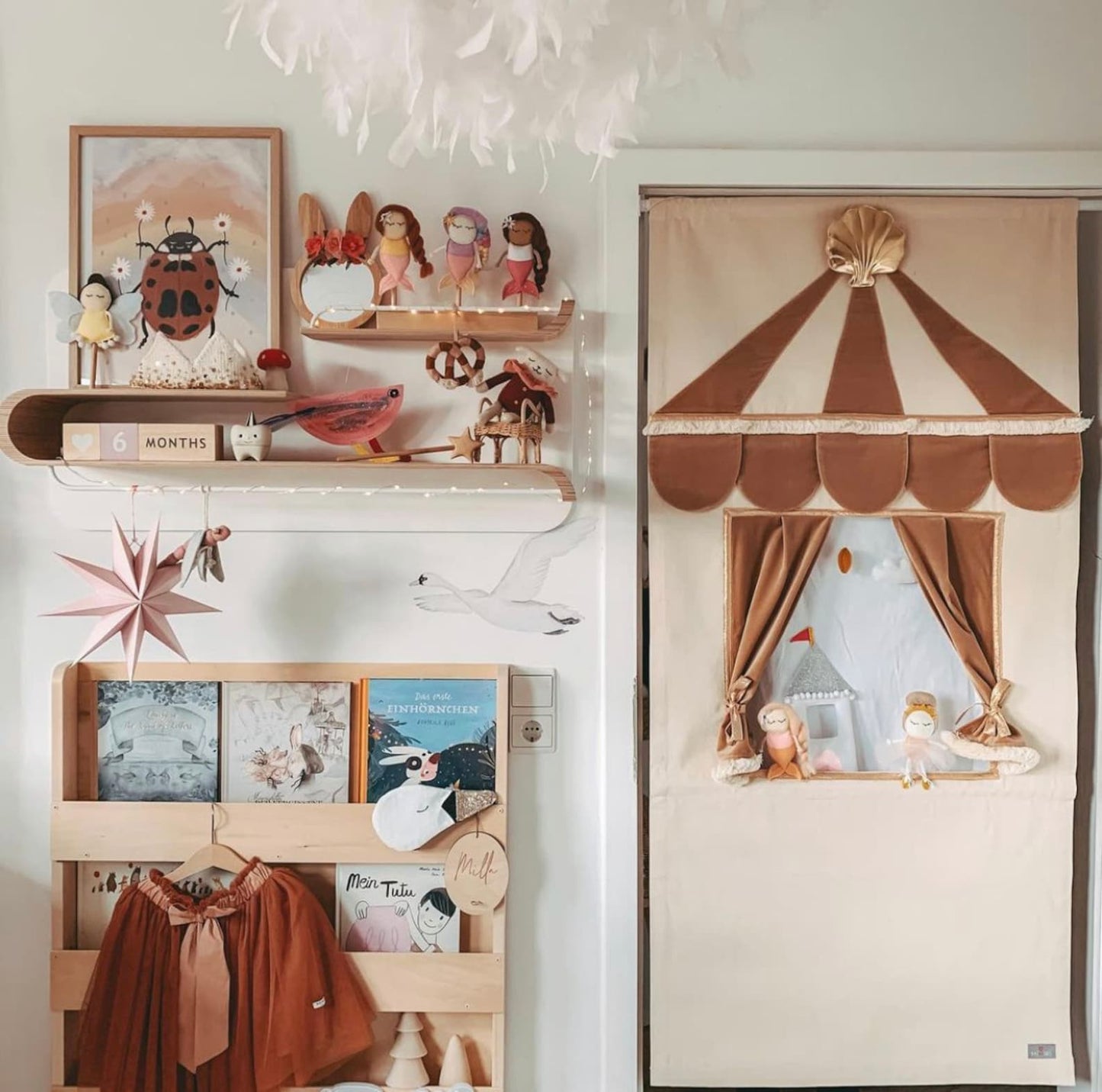 Puppet doorway theatre - Taupe