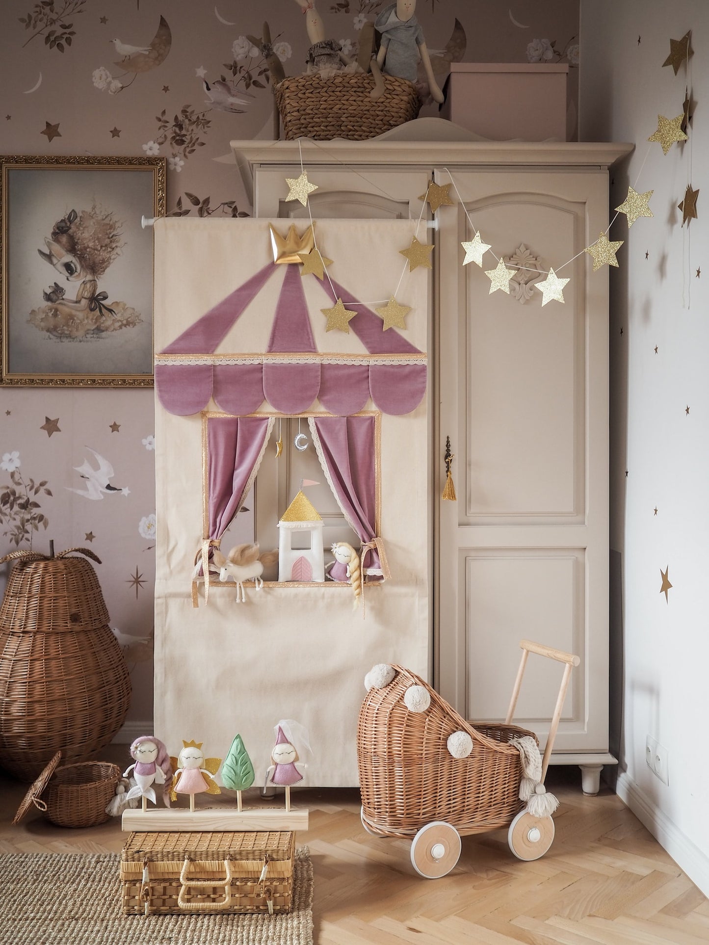 Puppet doorway theatre - Heather Lace