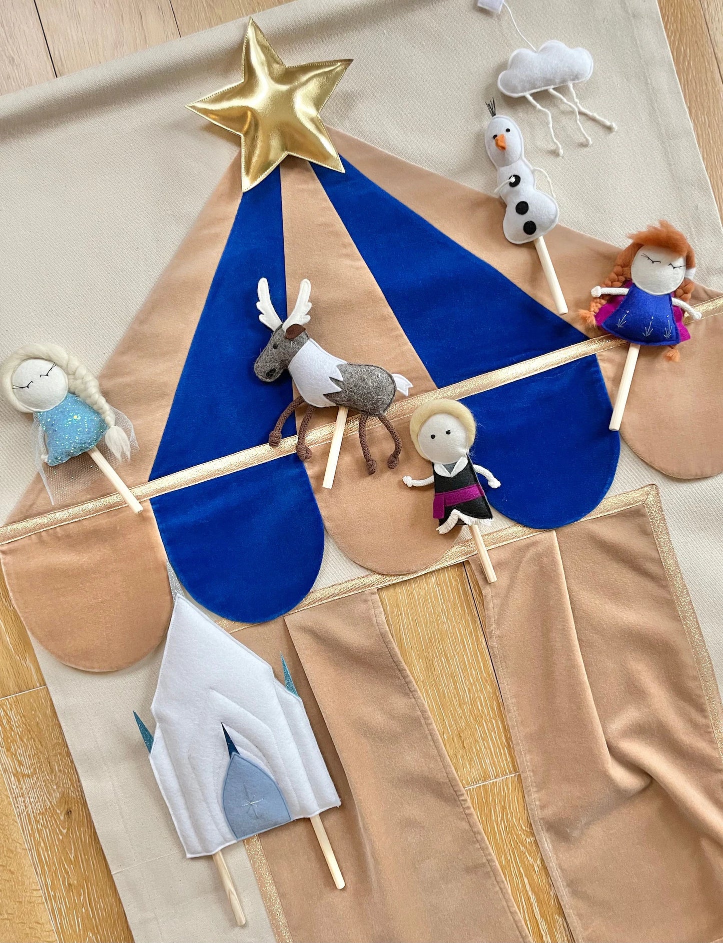 Winter Story Puppets for MIMIKI puppet theatre