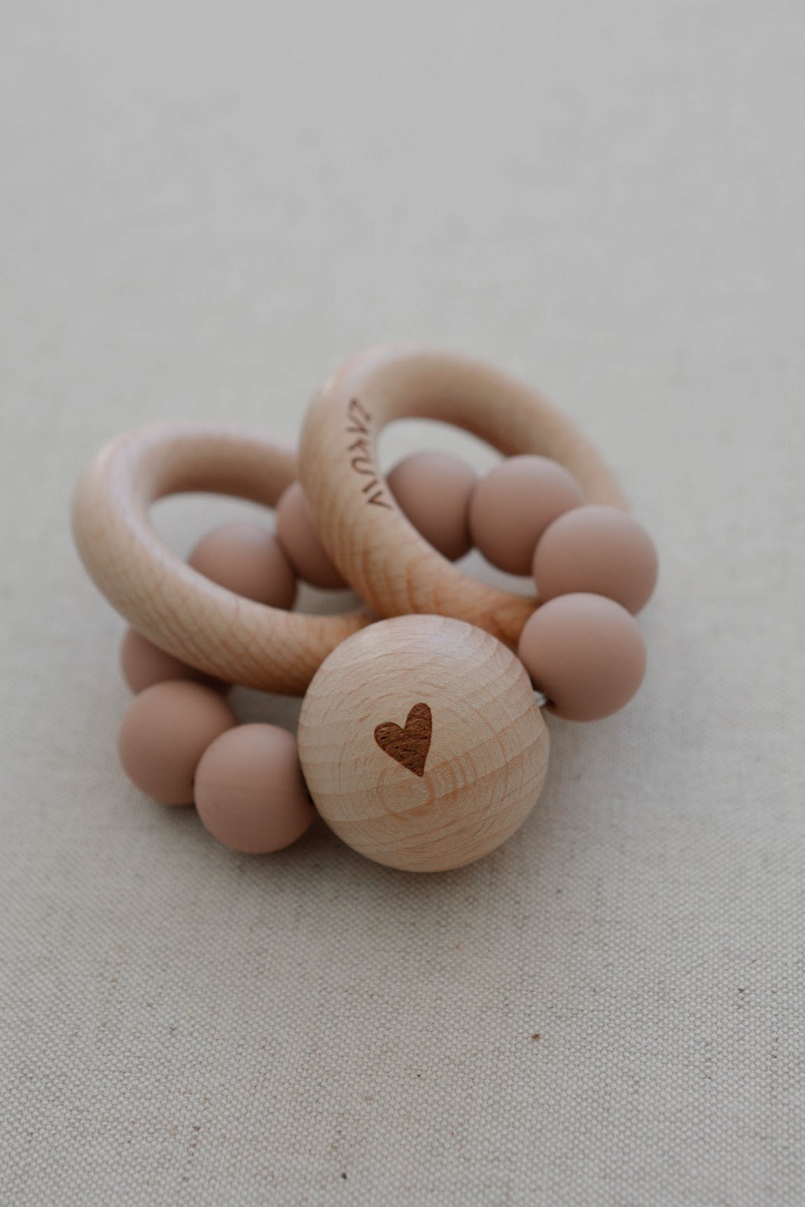 Luna Teether, Tan