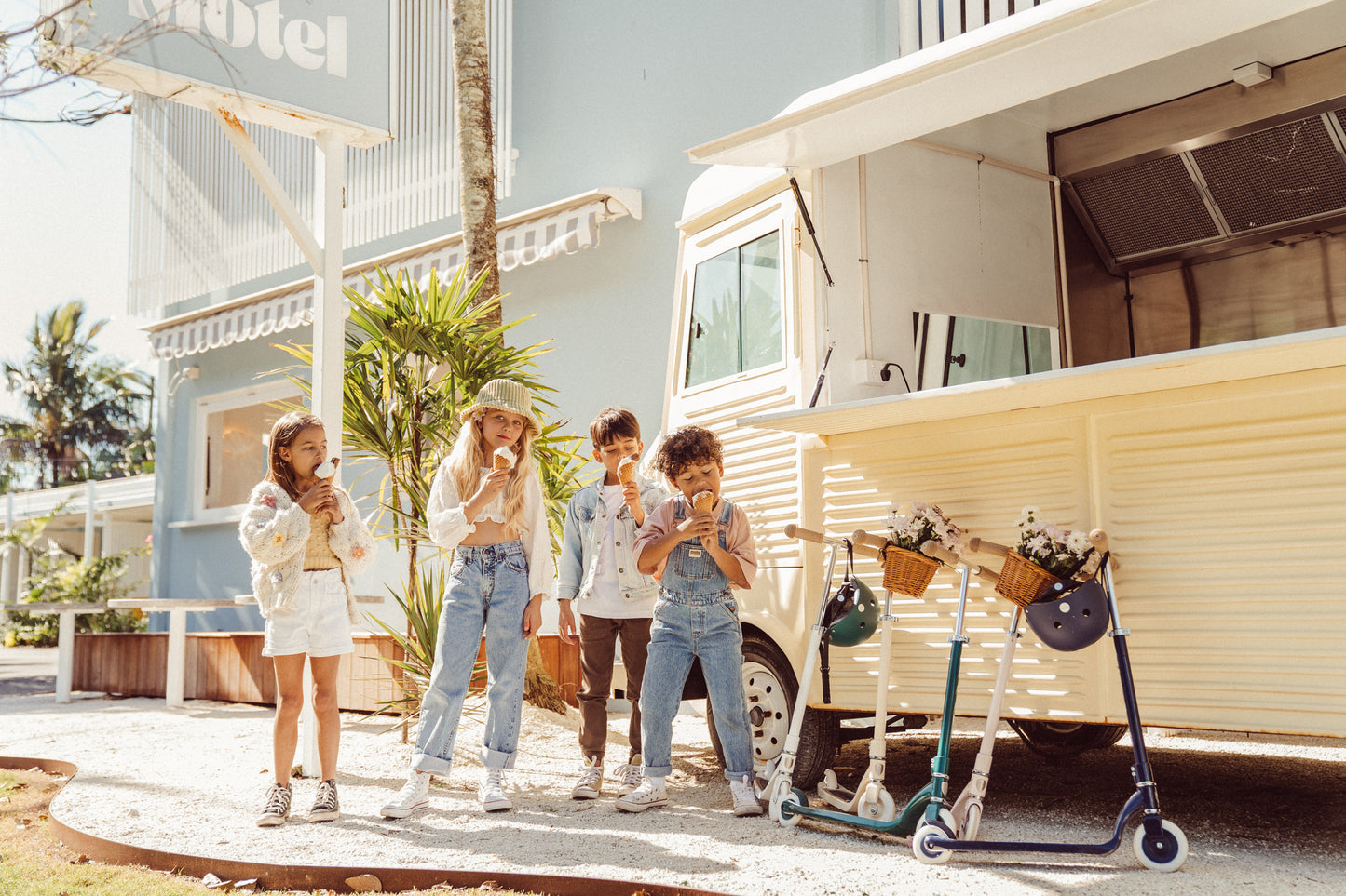 Maxi Scooter - White - pre-order / back in stock End of February