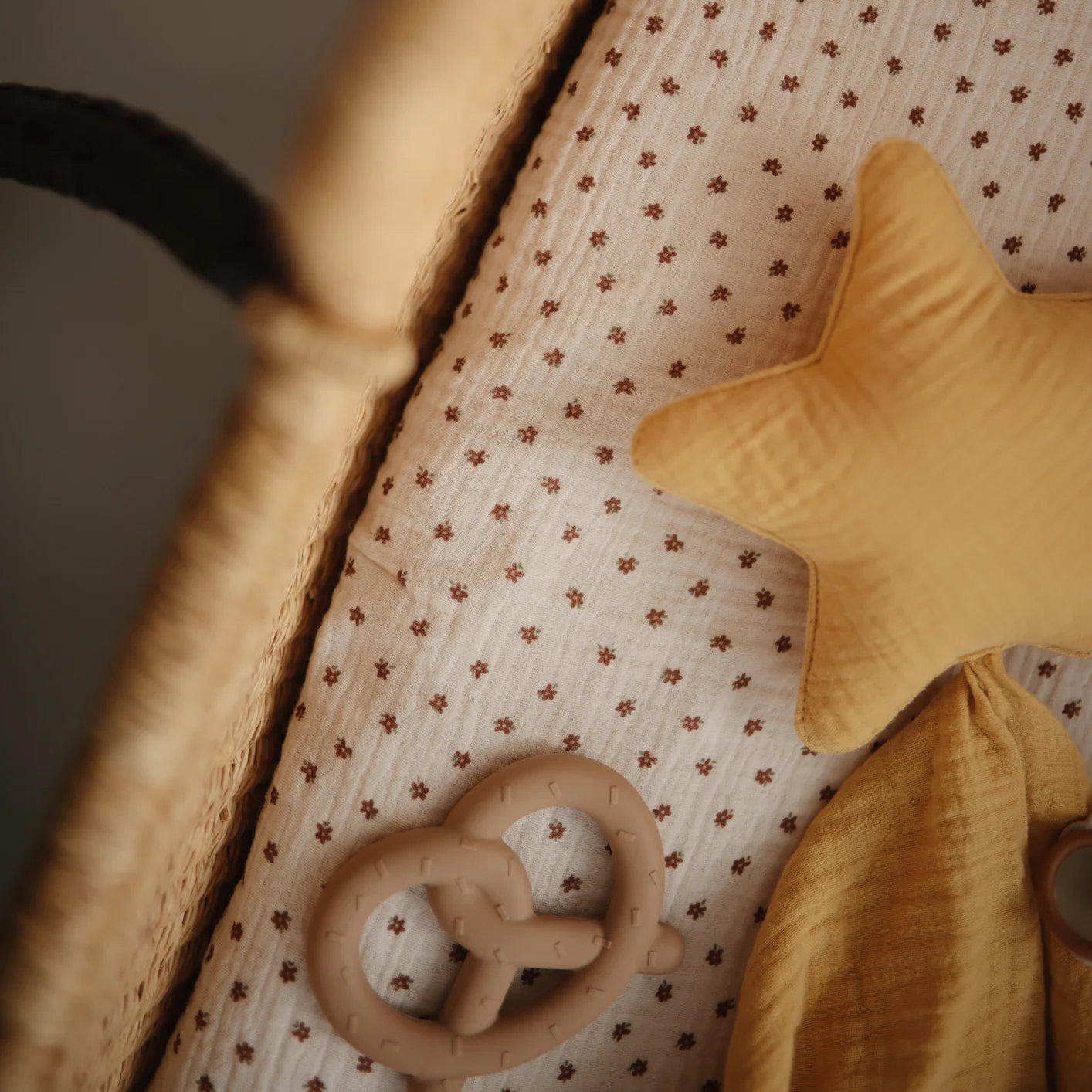 Teether - Pretzel - Natural