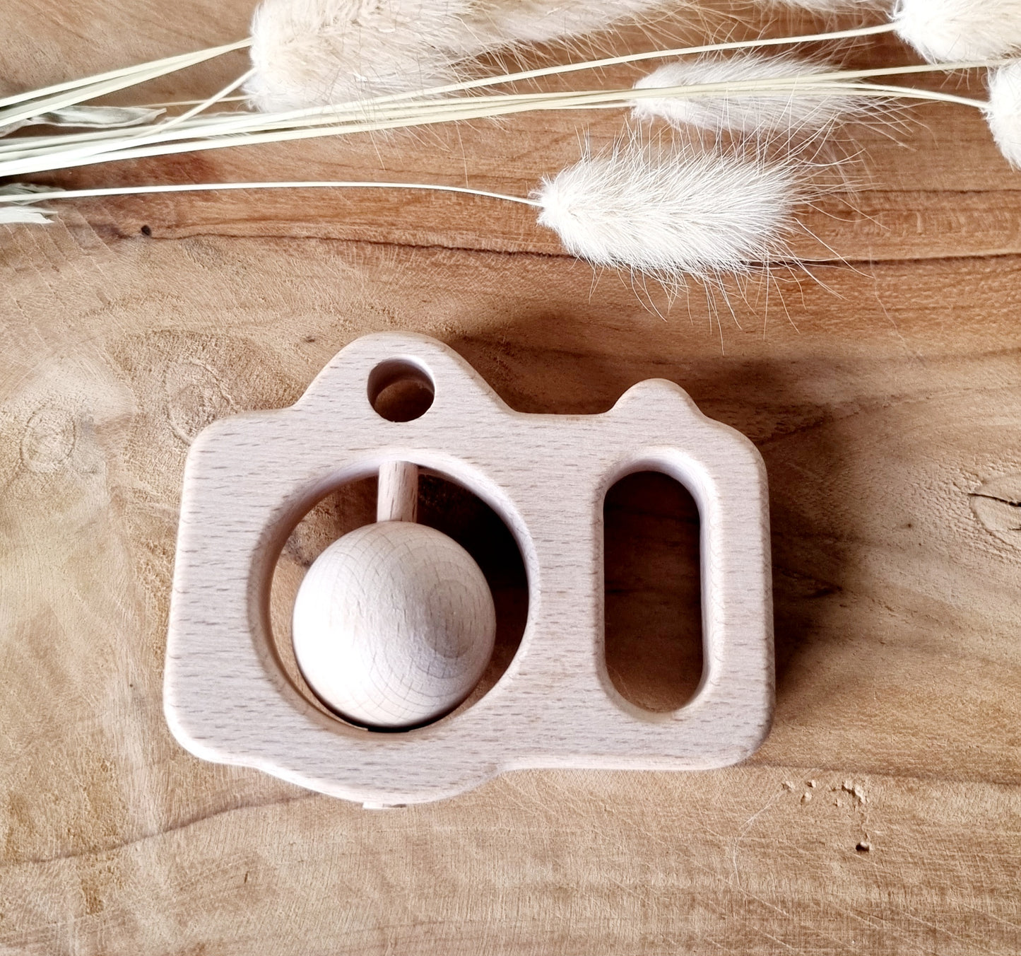 Wooden Rattle - Camera