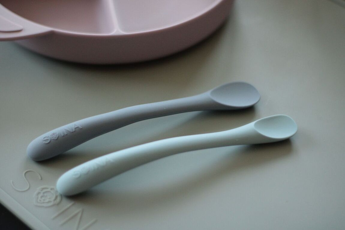 Weaning spoon set with case - pearl grey / light blue