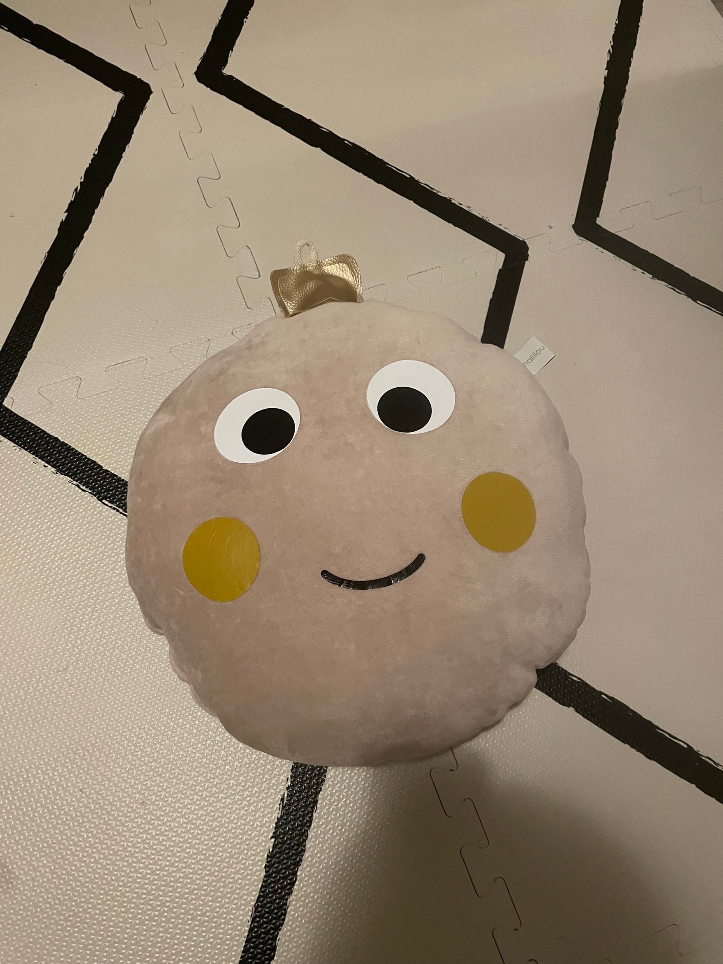 Smiling Ornament Cushion