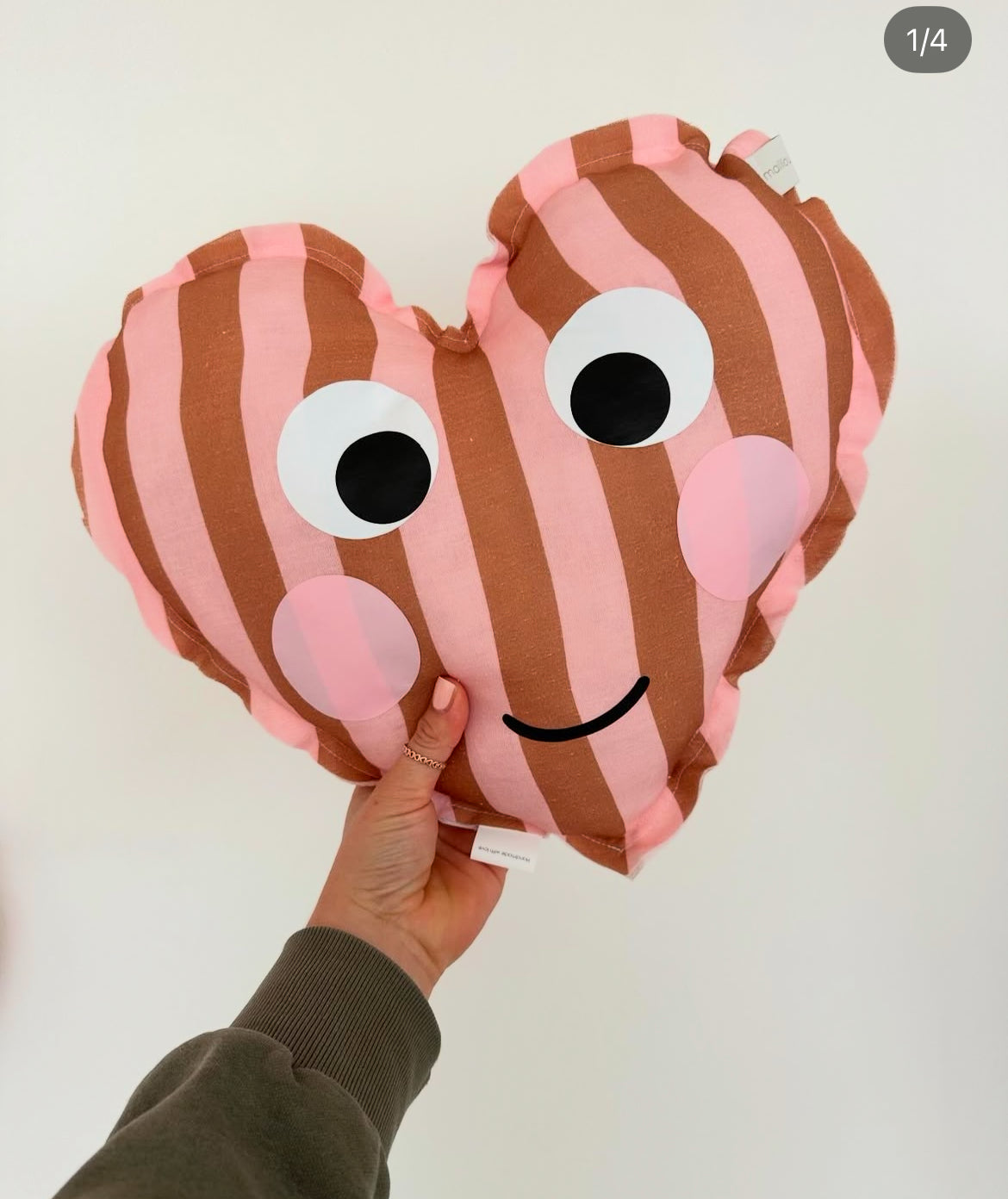 Heart smiling decorative cushion