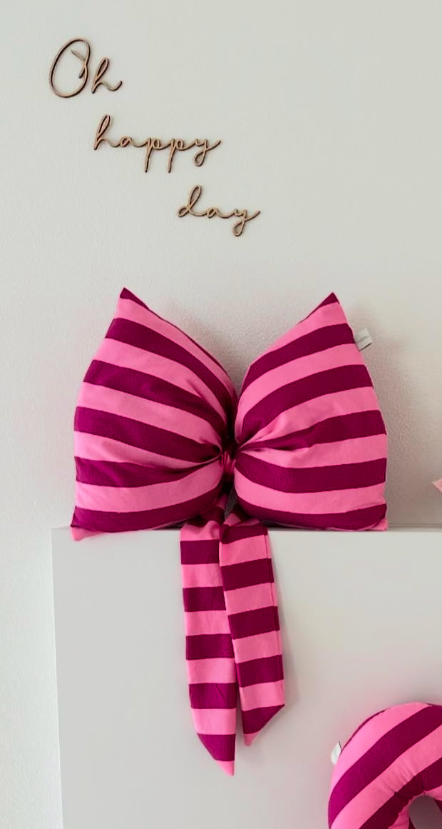 Bow cushion